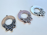 25.4x34.2mm Assorted Metals Round Connector with Flowers, 1 Count